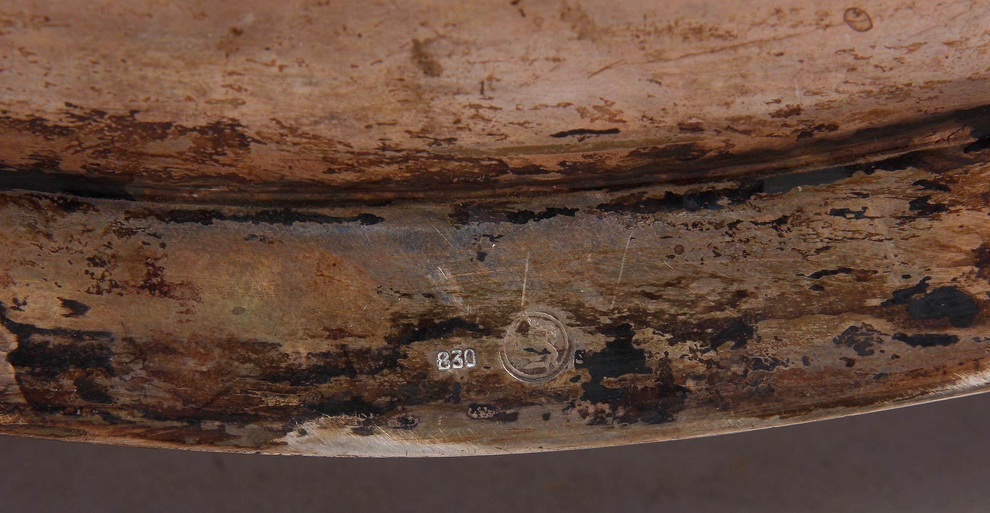 BRICKA, silver, rokokostil, svenska importstämplar. Vikt ca 3500gram.