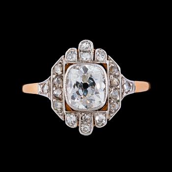 An antique cut diamond ring, c. 1925.