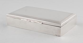 CIGARETTSKRIN, silver. Vikt m inredning ca 362 g.