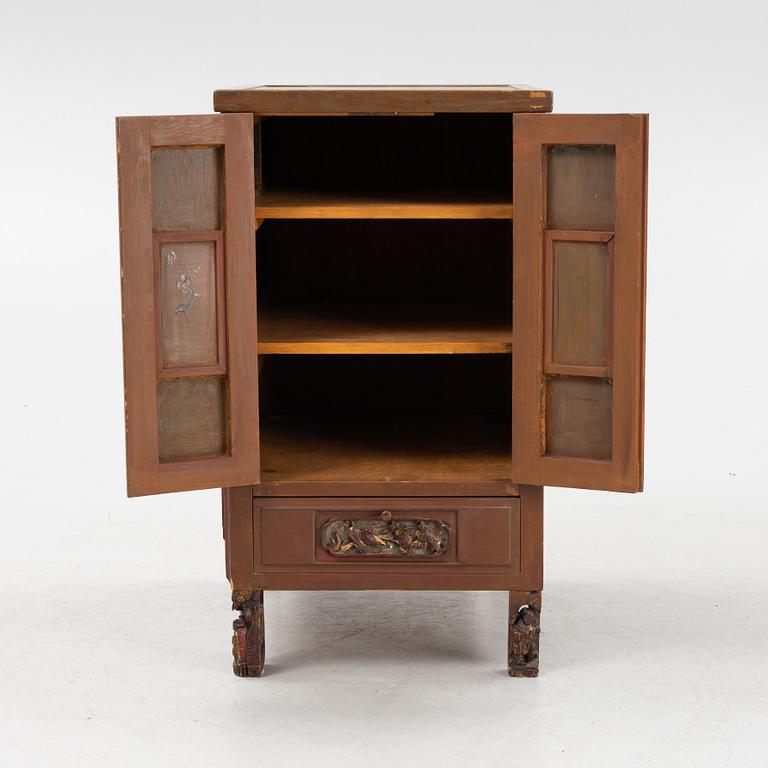 A Chinese cabinet, 20th Century.