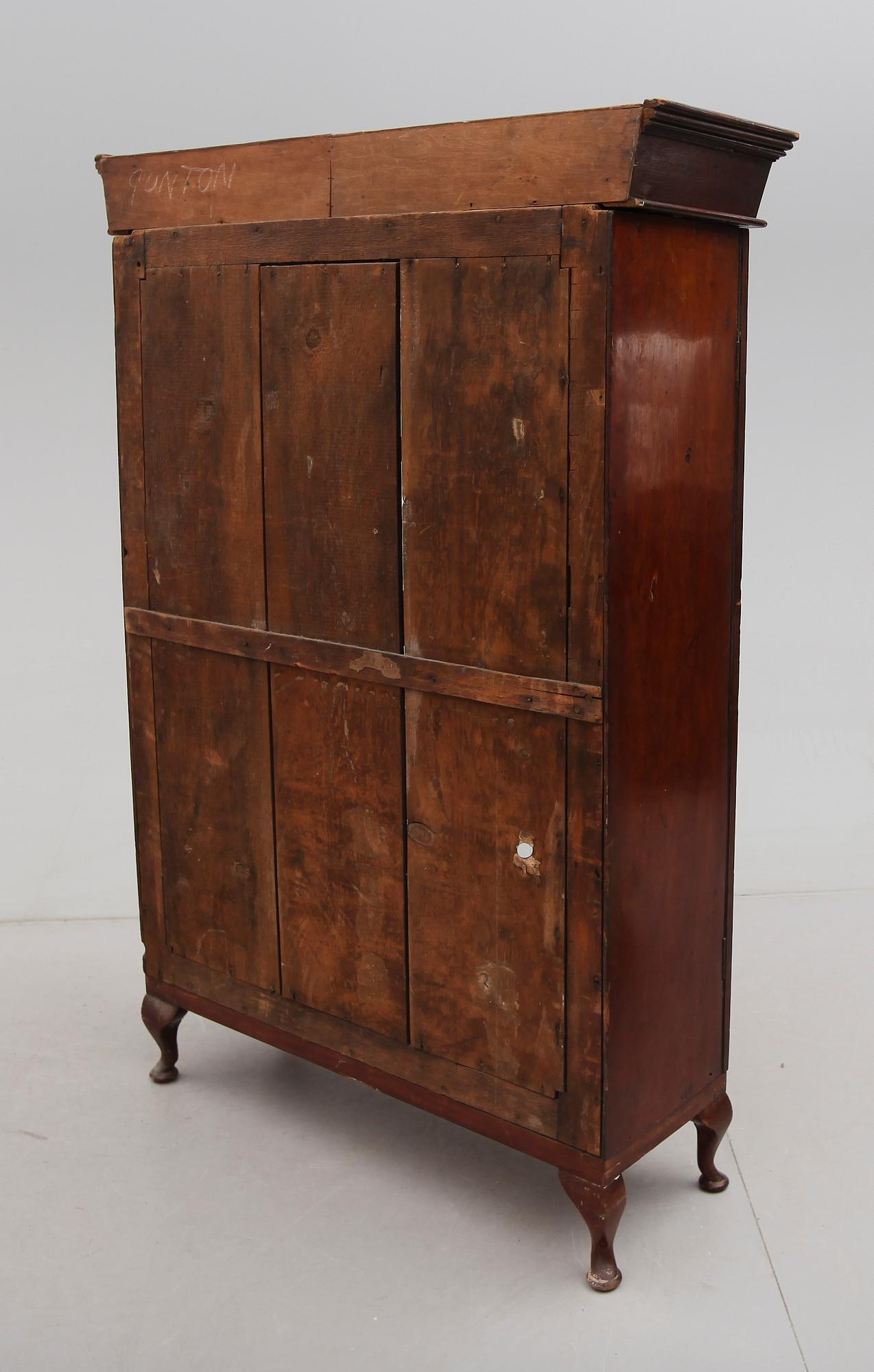 BOKSKÅP, England, 1900-talets första hälft.