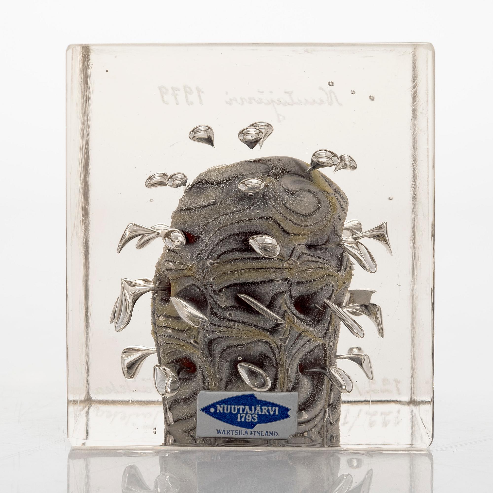 Oiva Toikka, vuosikuutio, signeerattu Oiva Toikka, Nuutajärvi 1979, numeroitu 122/1000.