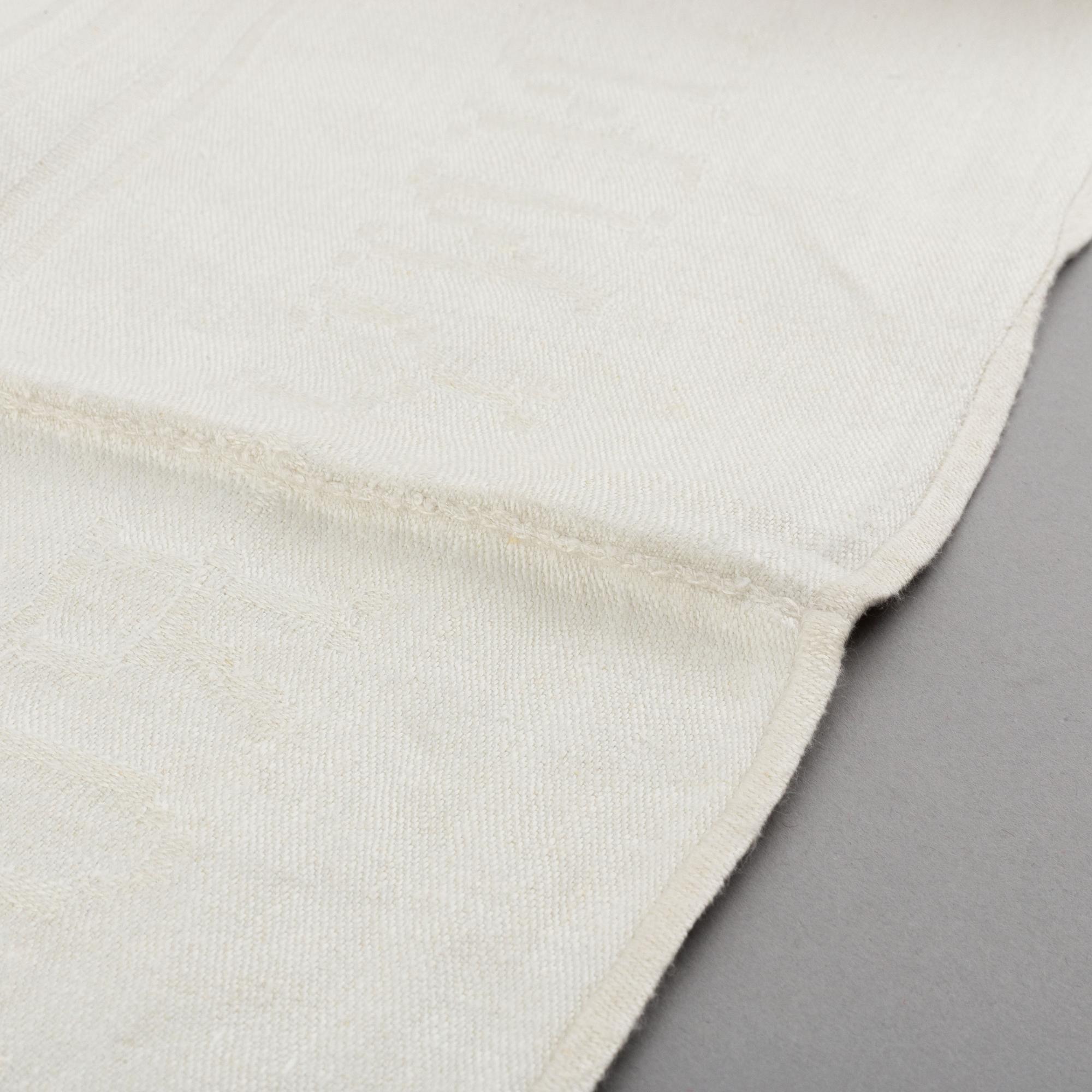 Augusta Skårman, duk, linnedamast, ca 244,5 x 155,5 cm, Gotland.