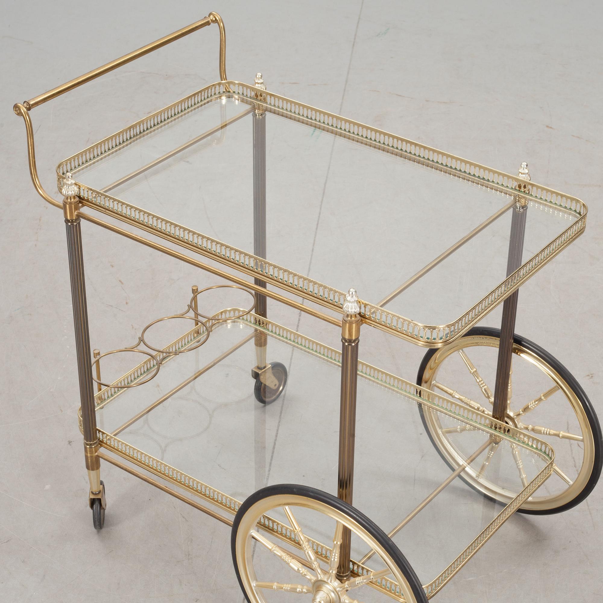 SERVERINGSVAGN, 1900-talets andra hälft.