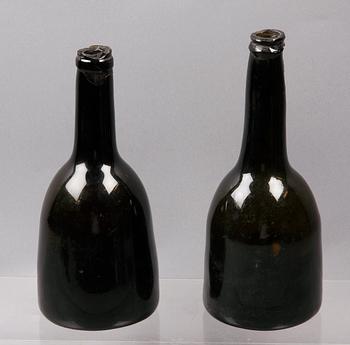 FLASKOR, 2 st, glas, 1800-tal.