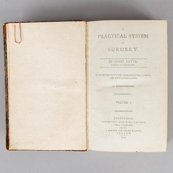Kirurgi, 1795, med 21 graverade planscher (3 vol).