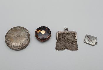 PARTI SILVER, 4 delar, samt PORTMONNÄ i sköldpadd, bla Chester, England, 1700-1800-tal. Total vikt ca 205 g.