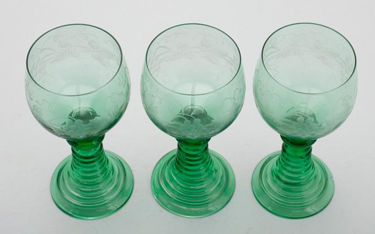 REMMARE, 9 st, grönt glas, 1900-talets första hälft.