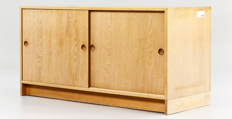 SKÅP, ARBETSBORD och BYRÅ, ur "Öresund"-serien, Børge Mogensen för AB Karl Andersson & Söner.