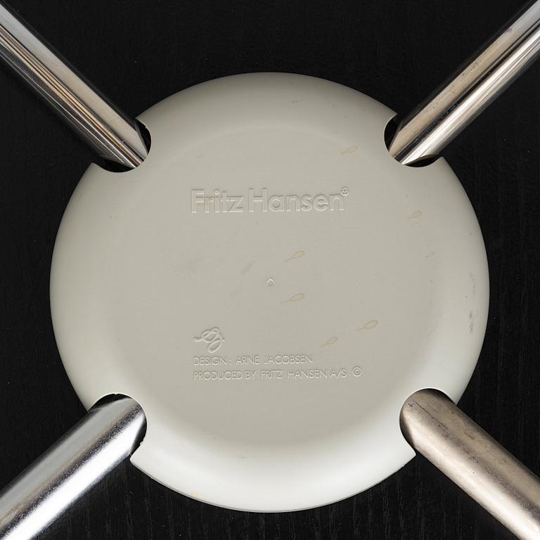 Arne Jacobsen, karmstolar, 3 st, modell 3207, "Sjuan", Fritz Hansen, Danmark.