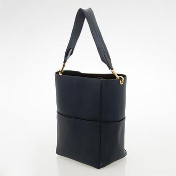 Céline, a 'Seau Sangle' bag.
