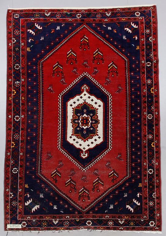 MATTA, orient. Ca 300 x 207 cm.