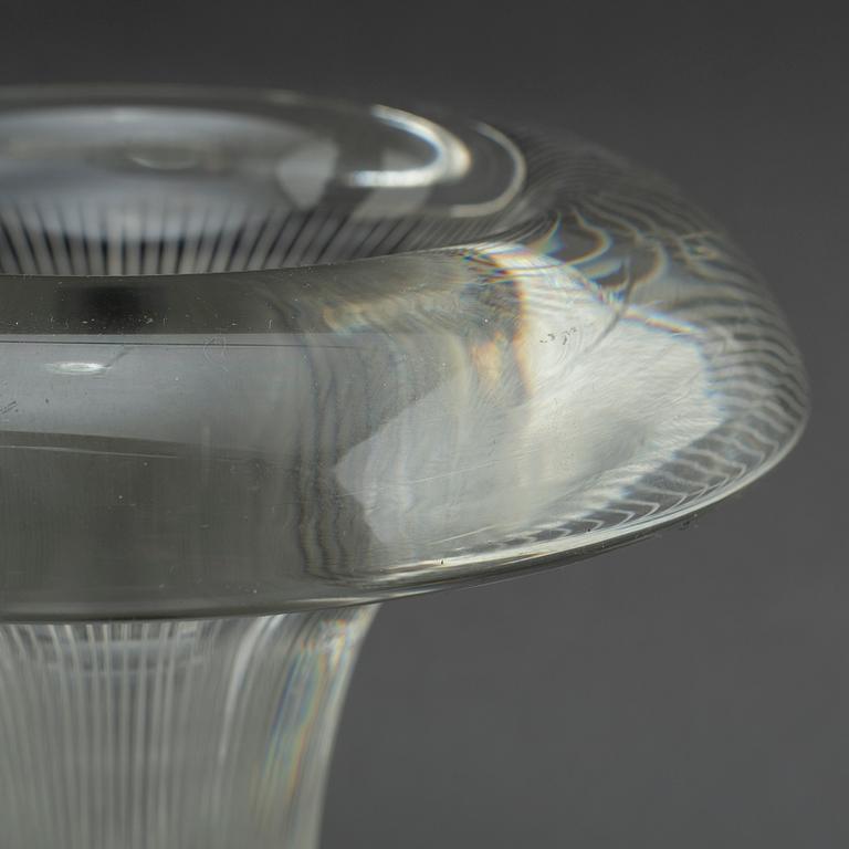 TAPIO WIRKKALA, vas, glas. Iittala, signerad.