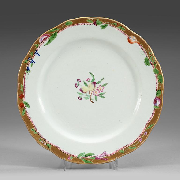 A set of four famille rose dinner plates, Qing dynasty, Qianlong (1736-95).