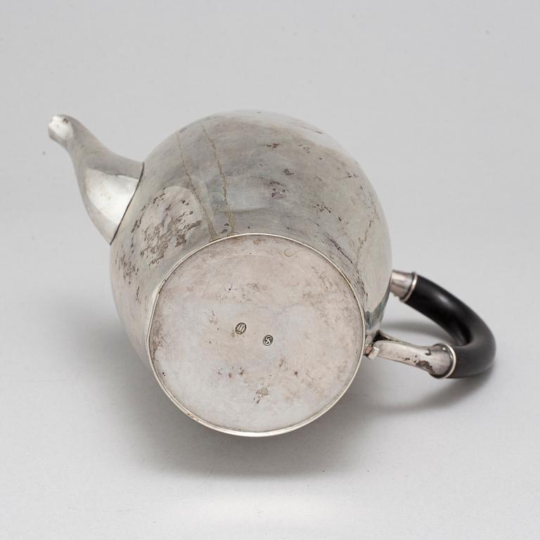 JOHANNES SIGGAARD, a silver coffee pot, Copenhagen 1934.