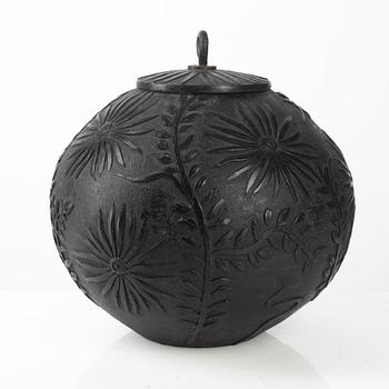 Anja Notini, an urn with cover, own workshop, Saltsjö-Boo.