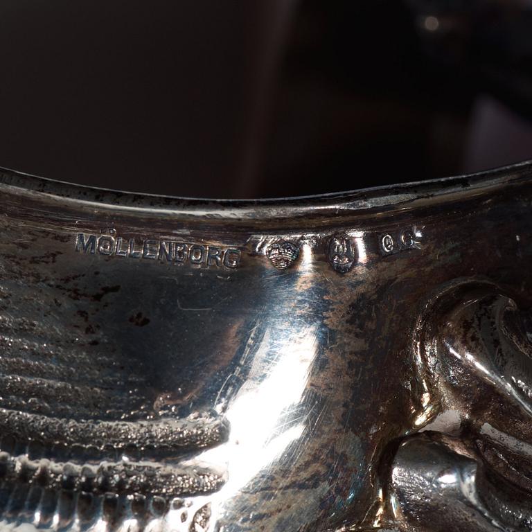 A pair of Swedish 19th century parcel-gilt bowls, makers mark of Gustaf Möllenborg, Stockholm 1894.