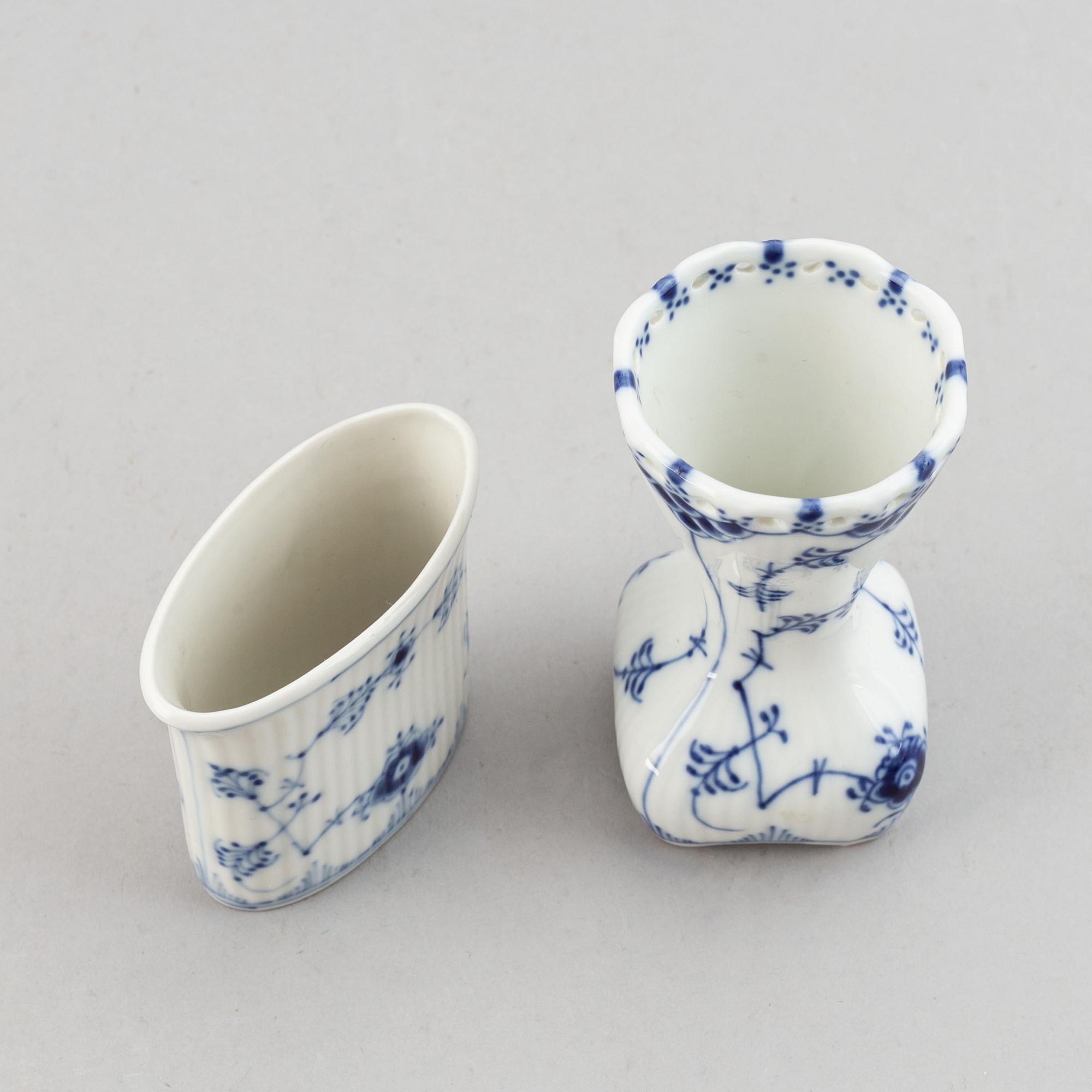 A mixed lot of Royal Copenhagen "Blue Fluted" porcelain 27 parts.