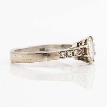 Ring in 18K white gold set with a brilliant-cut diamond.