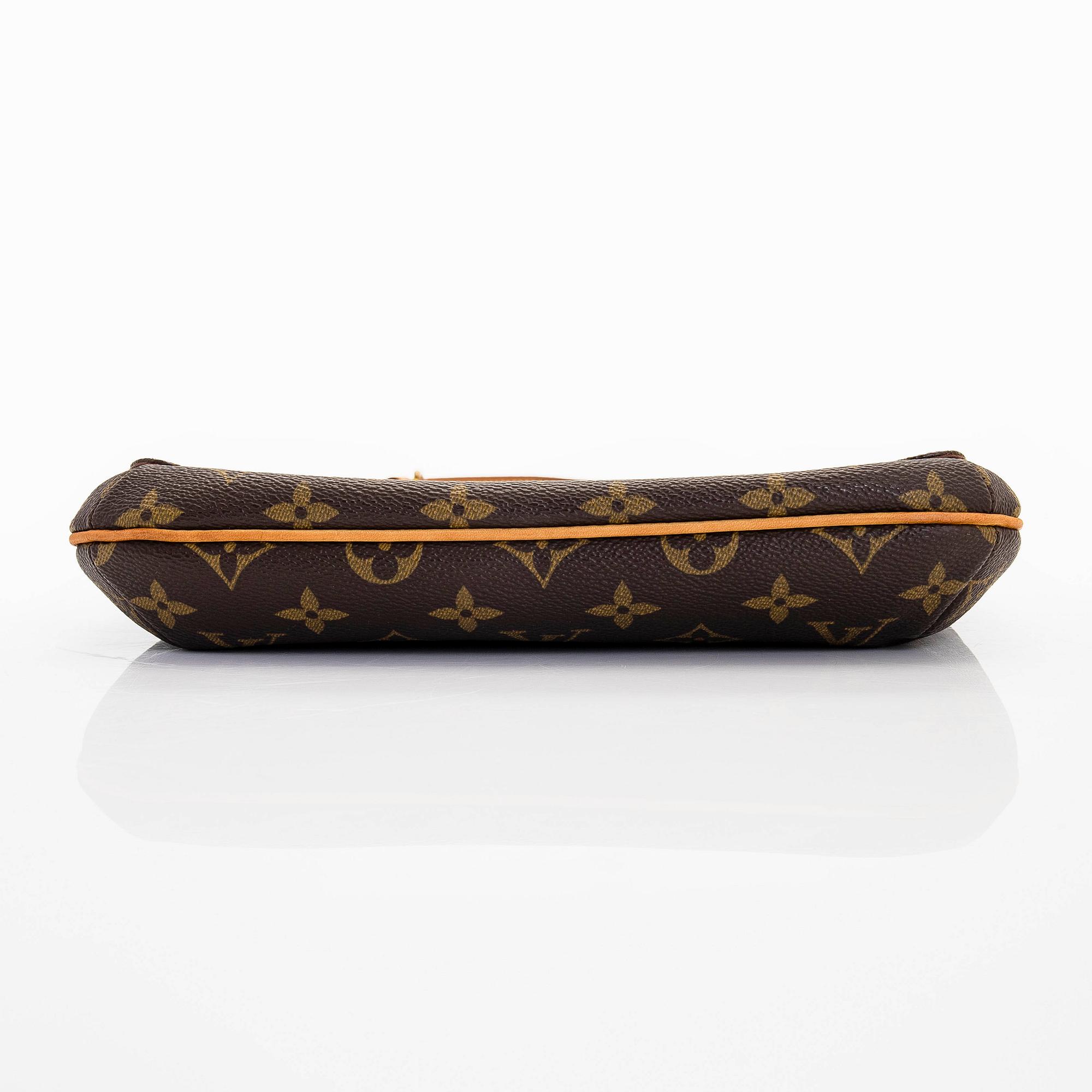 Louis Vuitton, a 'Musette Tango' bag.