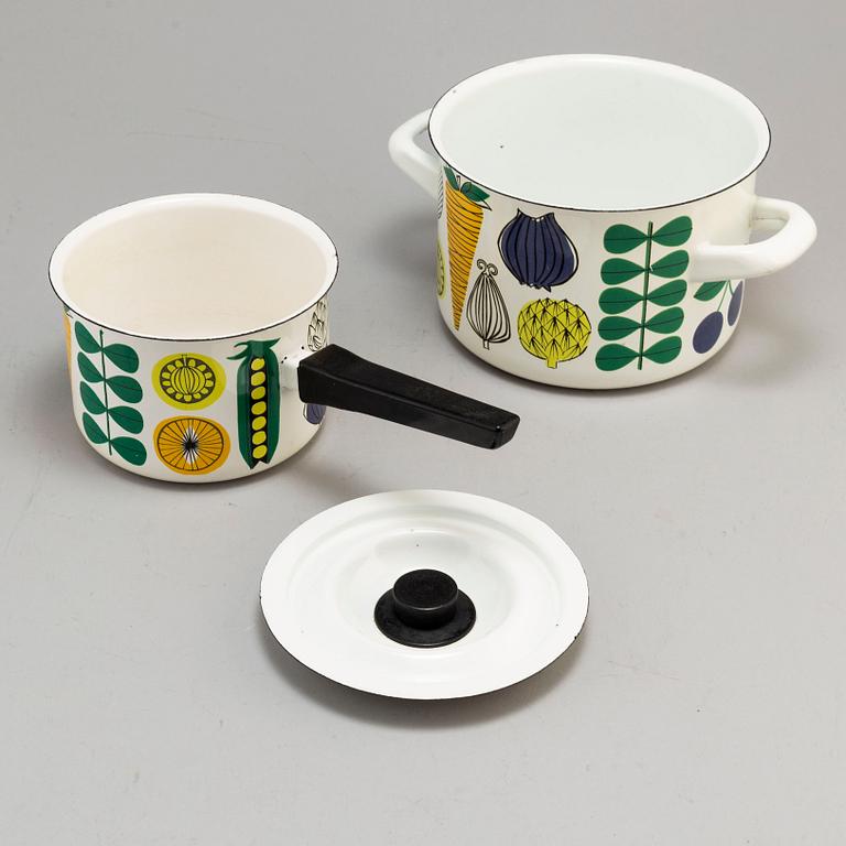 A 14-piece porcelain set from Arabia and Finel, Finland.