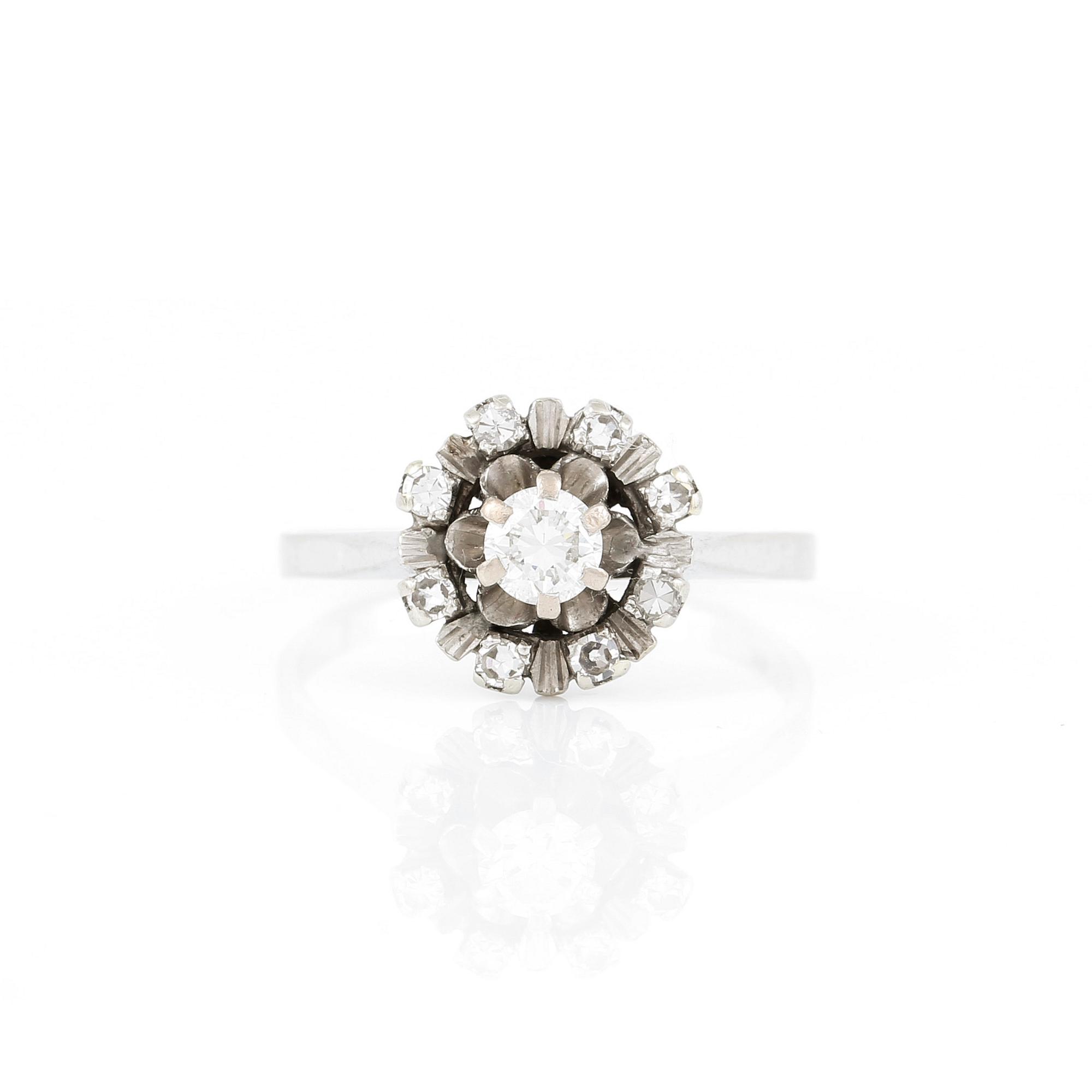 RING, vitguld 18K, diamanter, svenska importstämpel, 1900-talets andra hälft. Vikt ca 2,5 gram.