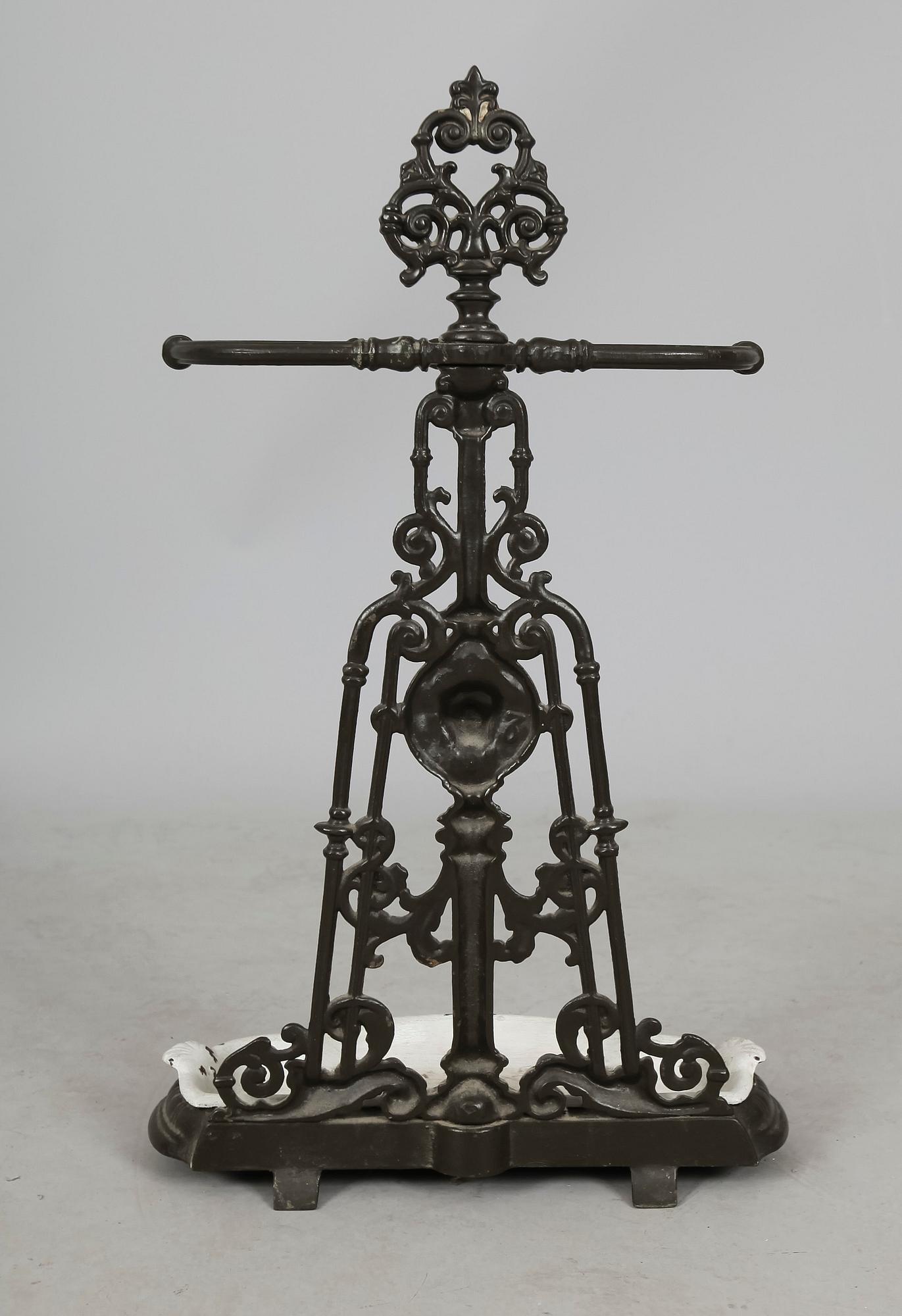 PARAPLYSTÄLL, gjutjärn, 1900-talets första hälft.