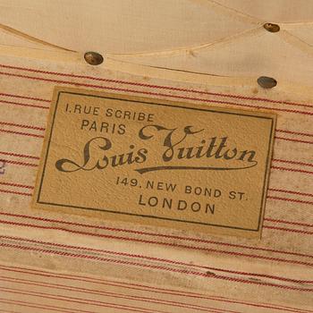 KOFFERT, Louis Vuitton.
