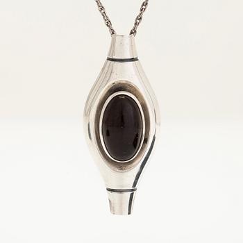 Elis Kauppi, a silver pendant/brooch. Kupittaan Kulta, Turku 1960. With sterling silver chain.