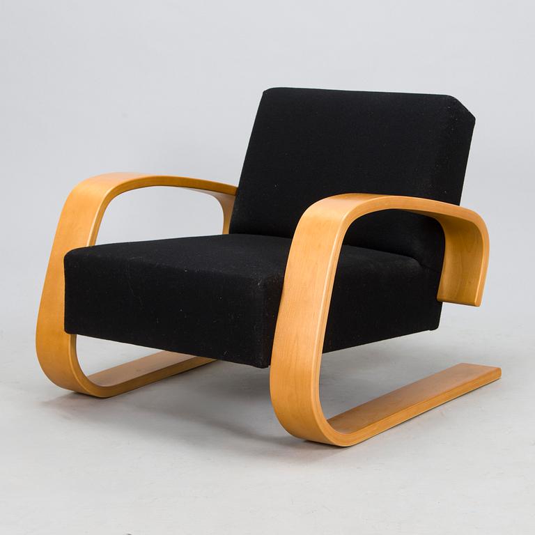 Alvar Aalto, nojatuoli, "Tank chair" malli 400, Artek 2009.