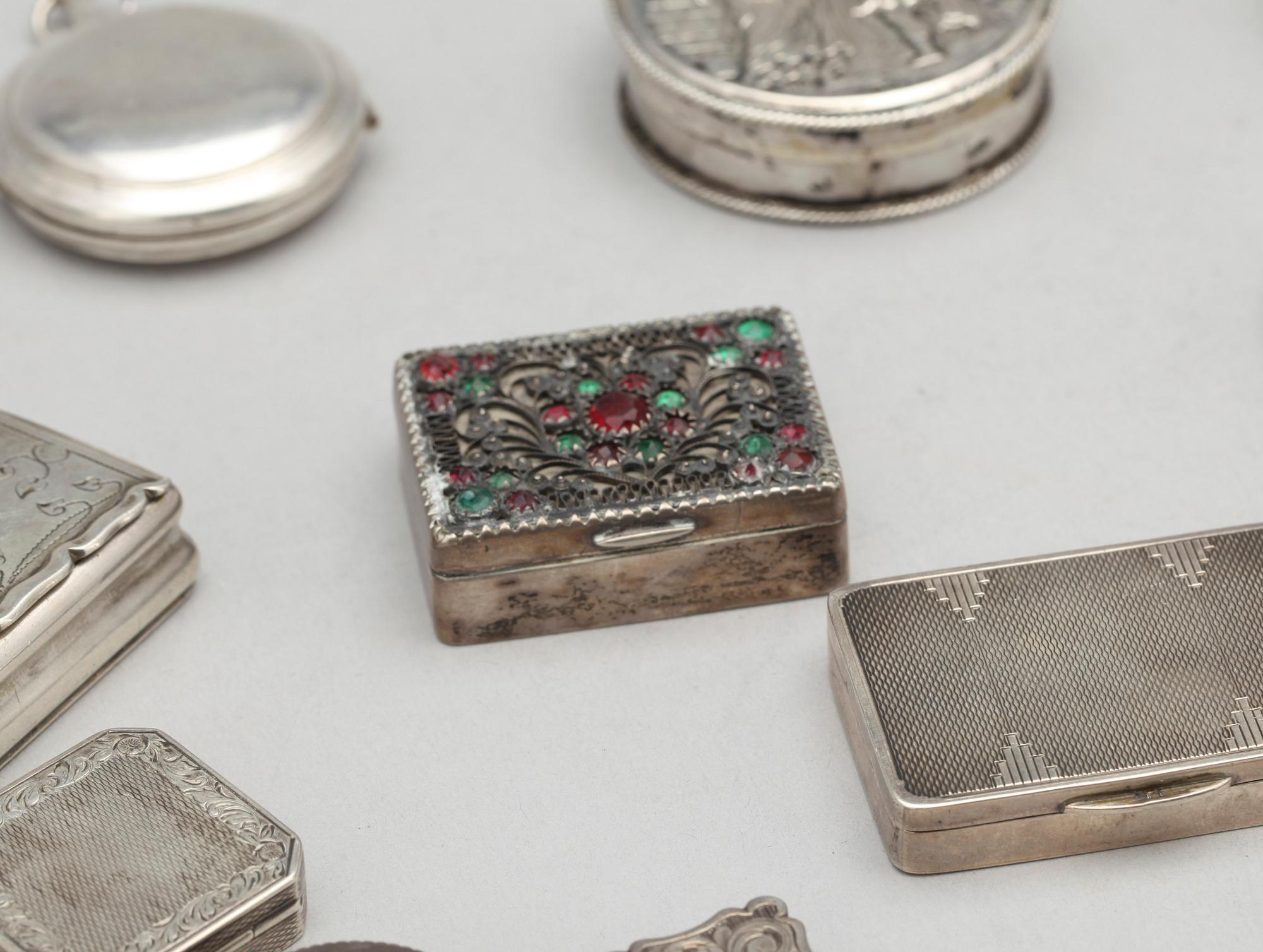 DOSOR, 19 st, silver, olika nationaliteter, 1800-1900-tal. Total vikt ca 364 g.