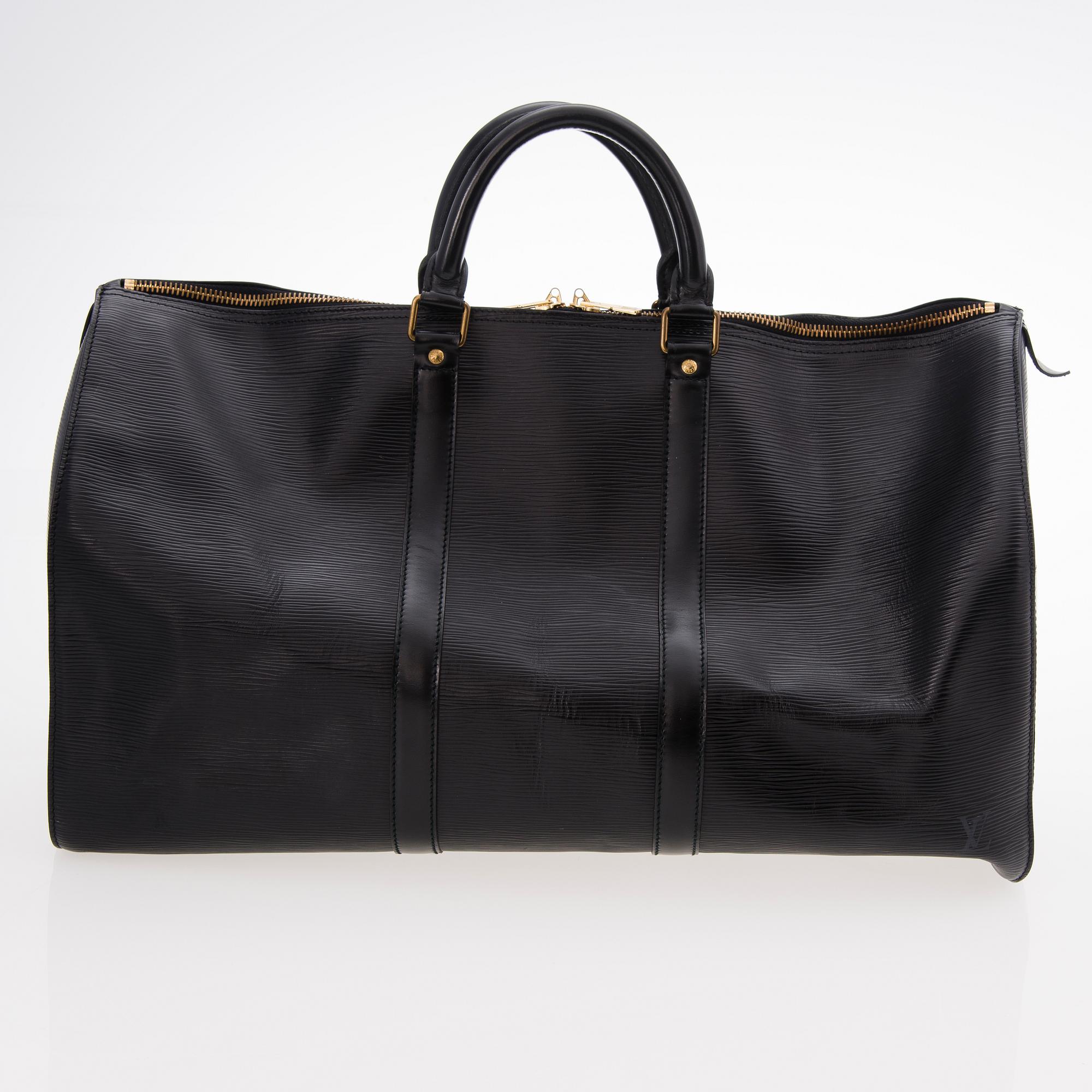 LOUIS VUITTON A BLACK EPI LEATHER KEEPALL 50 TRAVEL BAG.