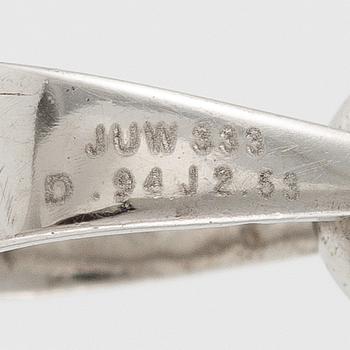 Pendant, low-grade white gold with green quartz and brilliant-cut diamonds.