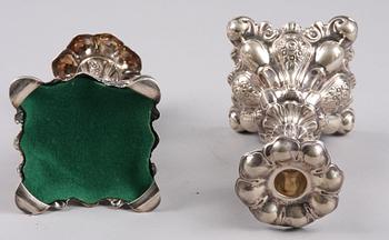 LJUSSTAKAR, ett par, silver, C G Hallberg, Stockholm 1952, barockstil.