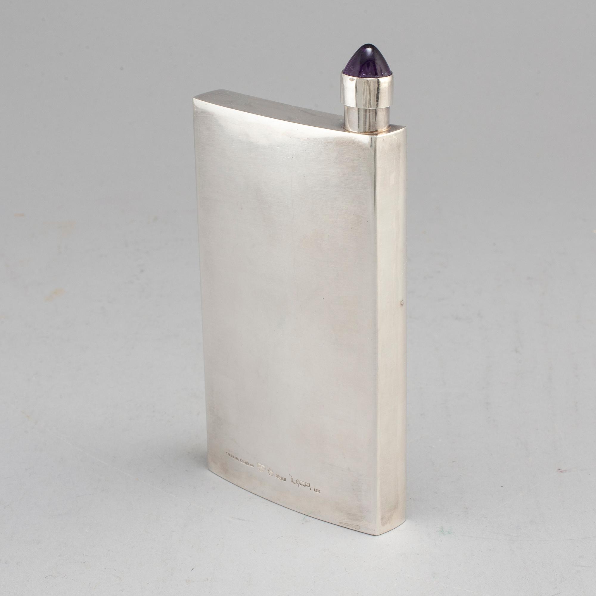 A sterling silver pocket flask by Per-G Forslund Juvelateljen Malmö 1976.