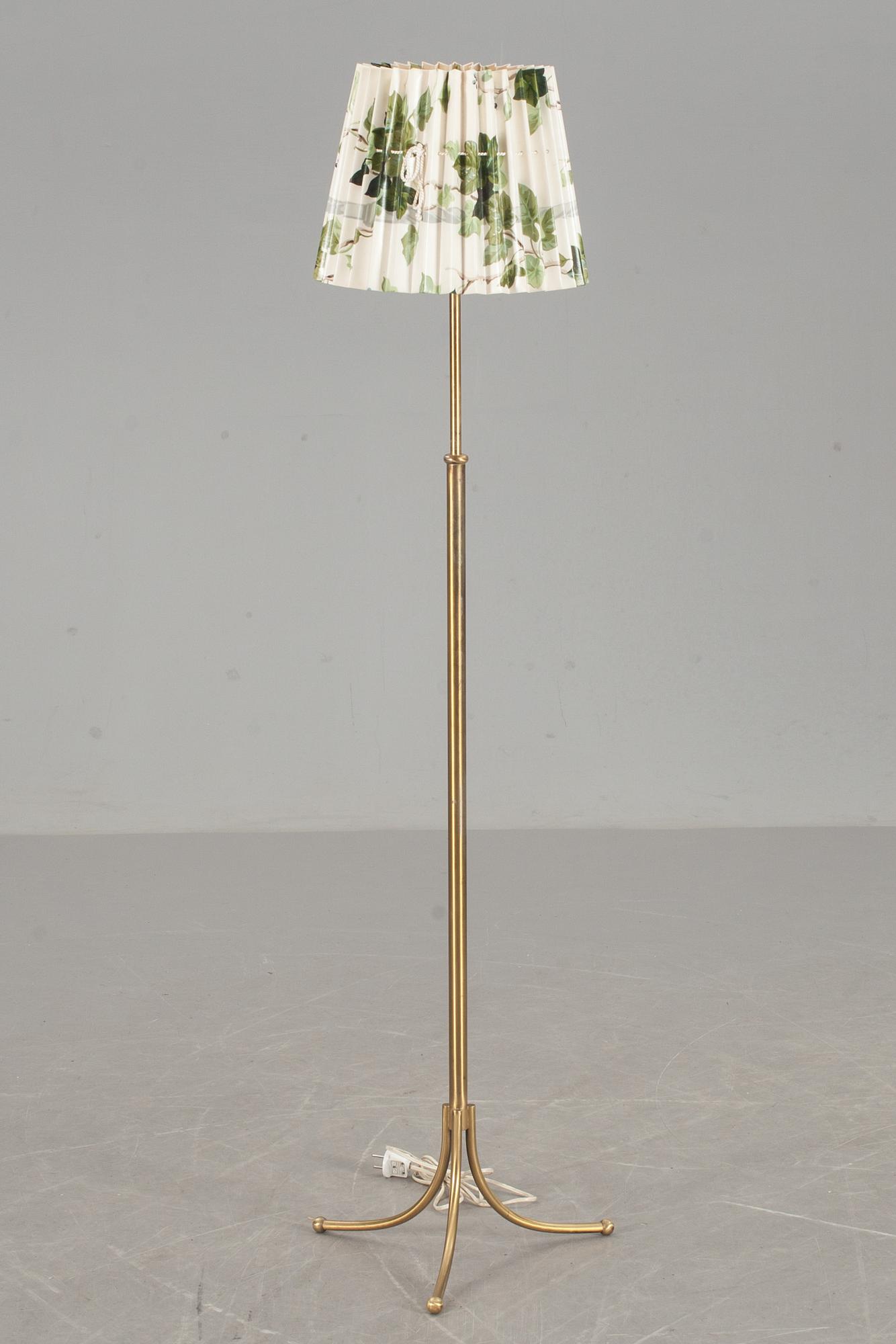 GOLVLAMPA, modell 2326, Josef Frank, Firma Svenskt Tenn.