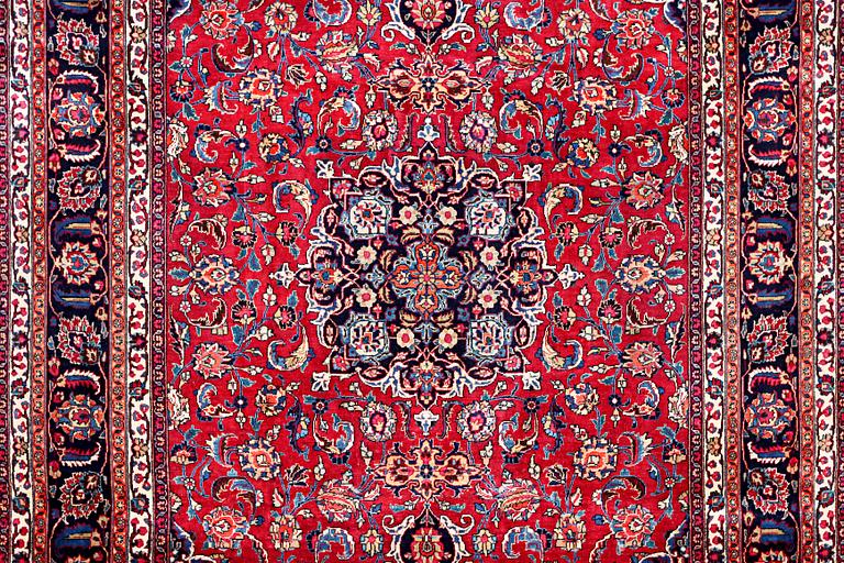 A Najafabad carpet, c. 332 x 240 cm.