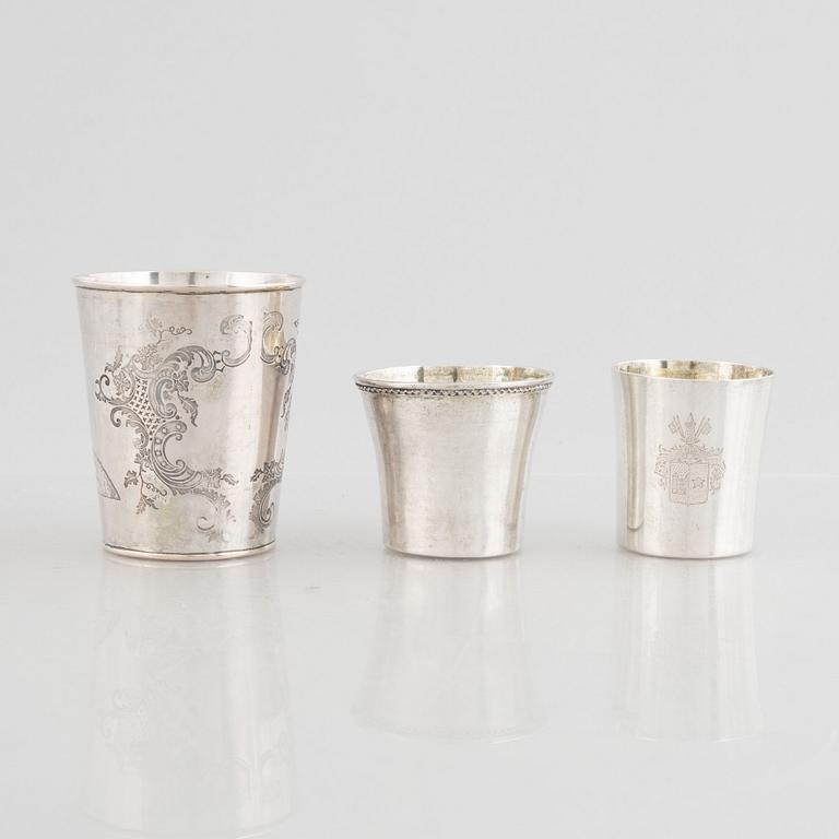 Bägare/supkoppar, 3 st, silver, bl a Johan Abraham Hallard, Stockholm 1807.