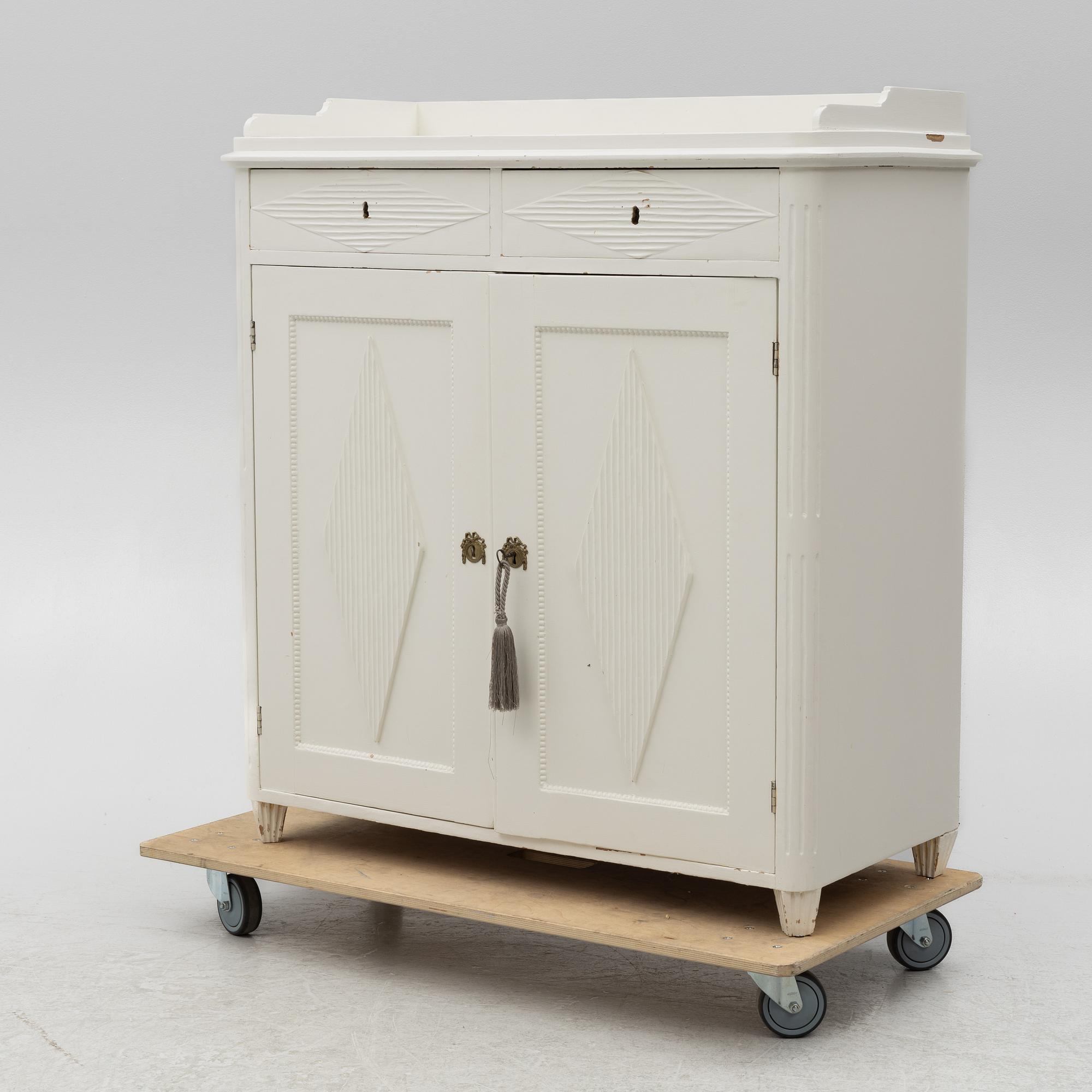 Skänk, Sengustaviansk, 1800-talets första hälft.