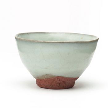 Uichi Shimizu, An Uichi Shimizu glazed stoneware teabowl, Japan.