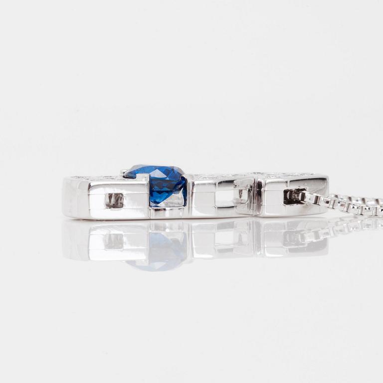 COLLIER med safir 1.43ct samt diamanter totalt 0.55ct.