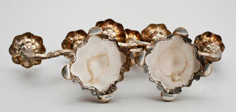 KANDELABRAR, 1 par, silver, CG Hallberg, Stockholm 1955. Fyllda.