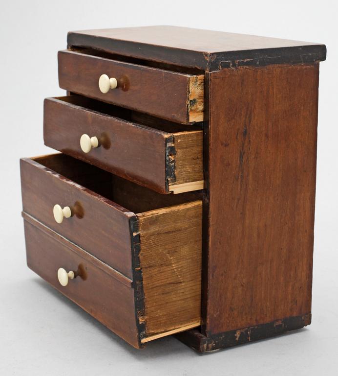 MINIATYRBYRÅ, Karl Johan, 1800-tal.