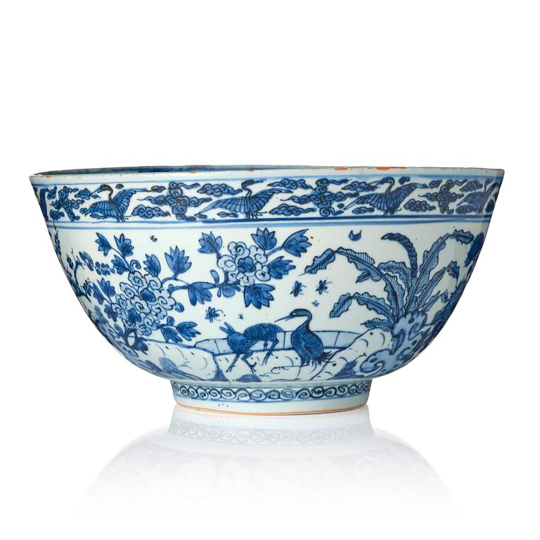 A large blue and white bowl, Ming dynasty, Wanli (1572-1620).