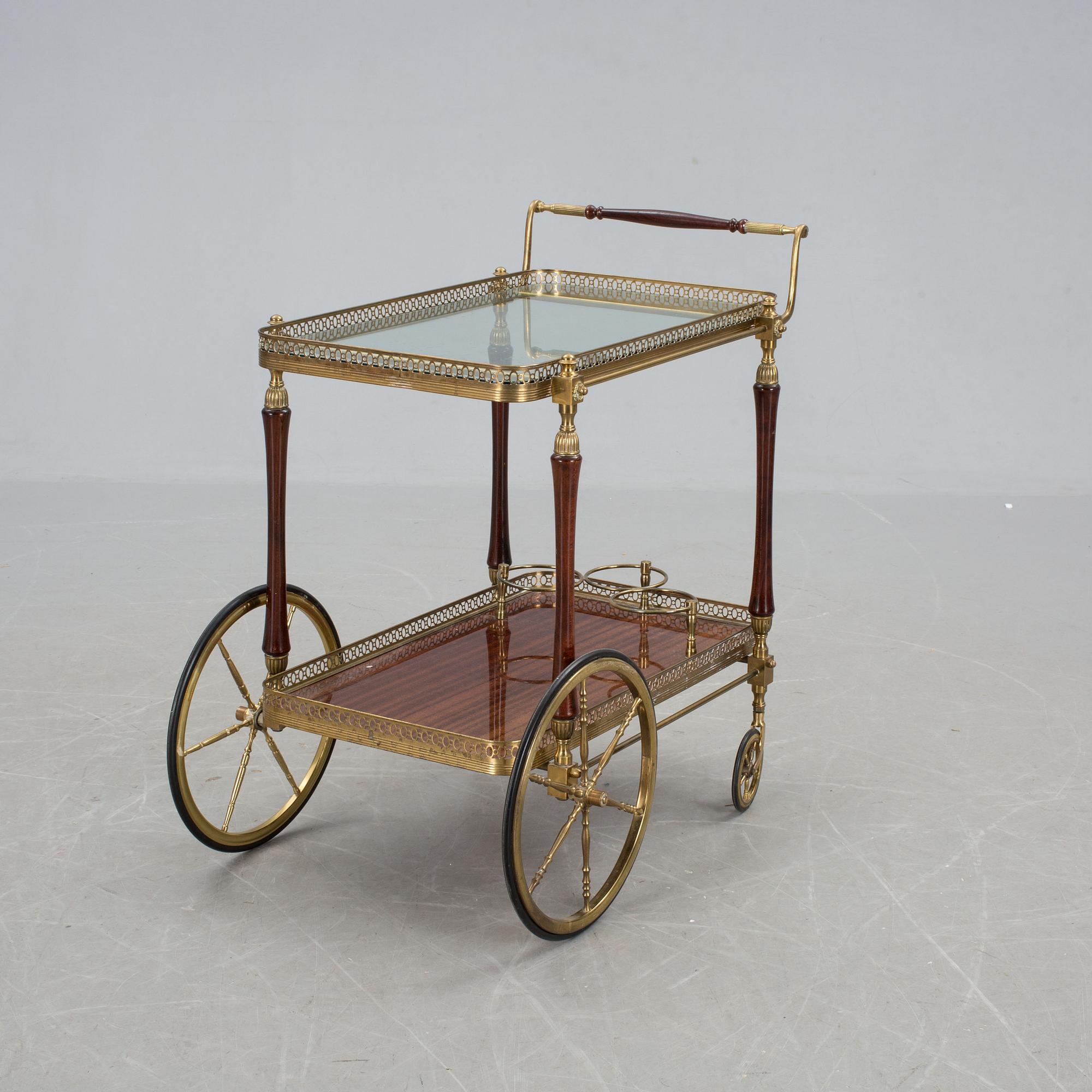 SERVERINGSVAGN, 1900-talets andra hälft.