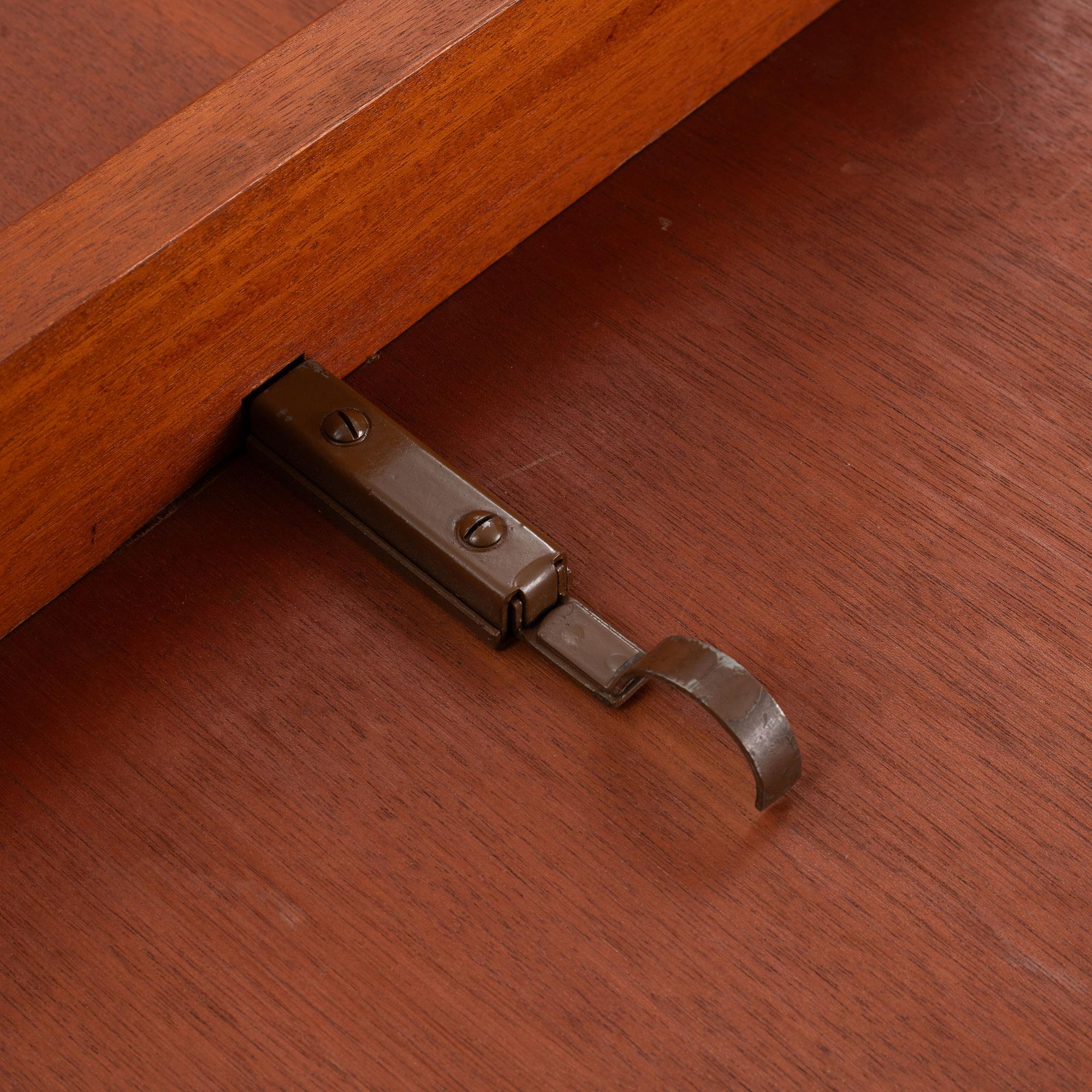A mid 20th century dining table.