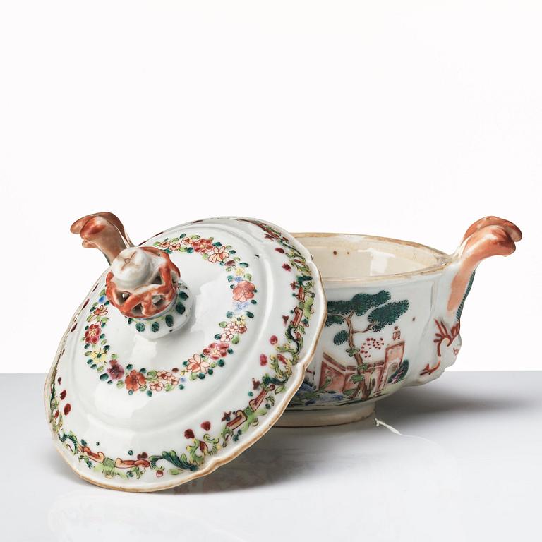 Smörterrin med lock, kompaniporslin. Qingdynastin, Qianlong (1736-95).