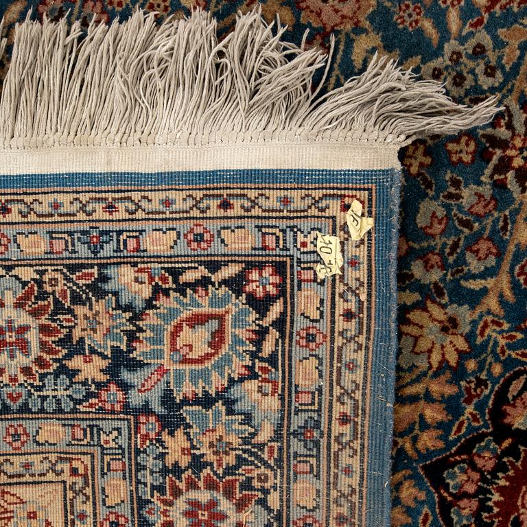 Oriental rug, old, approx. 198x136 cm.