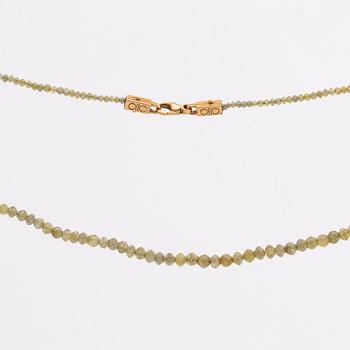 NECKLACE green yellow diamonds approx 26 ct in total, clasp 18K gold, Artmetall Helsingborg.