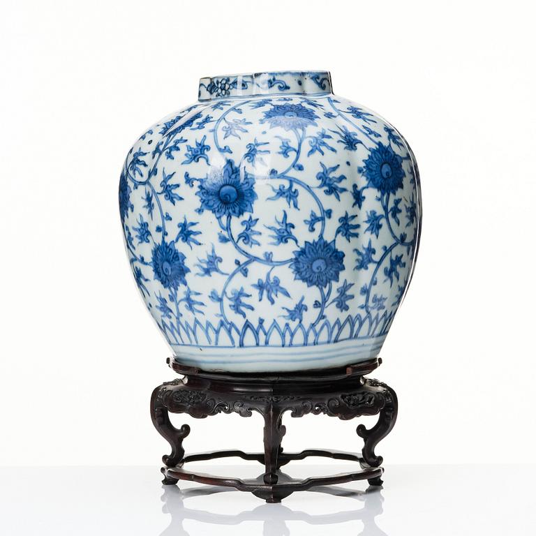 A Chinese blue and white lotus jar, Ming dynasty, Wanli (1572-1620).